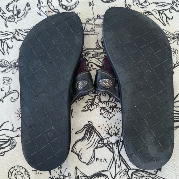 Indigo by Clarks womens sz 8 black leather boho thong sandals - Picture 6 of 9